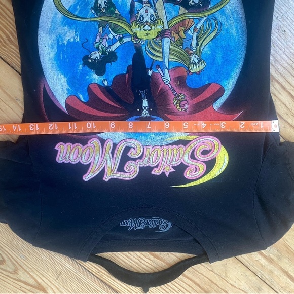 Sailor Moon Graphic T Small - Picture 9 of 10